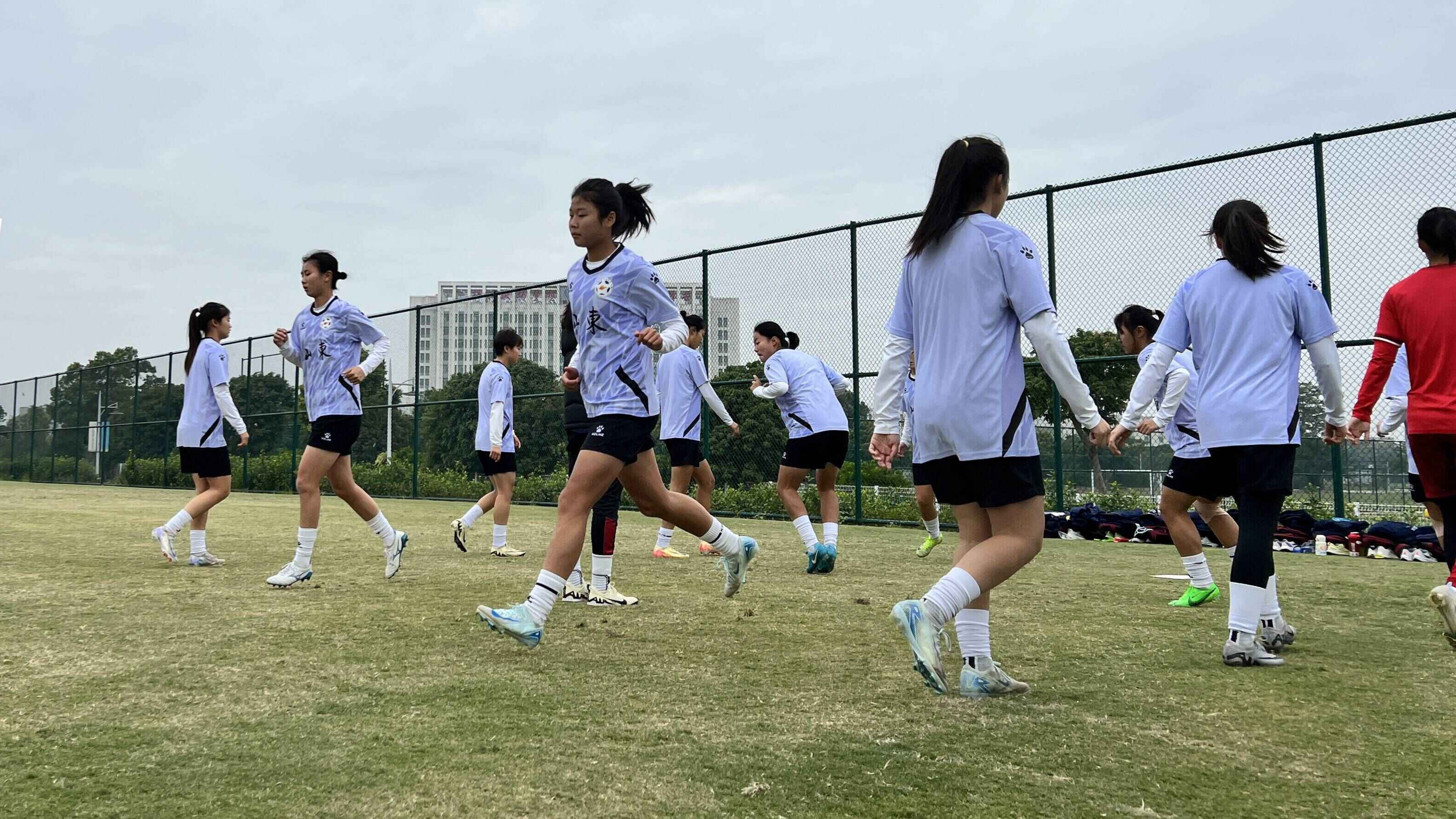 山东女足青年队北海开启冬训，全力备战十五运会