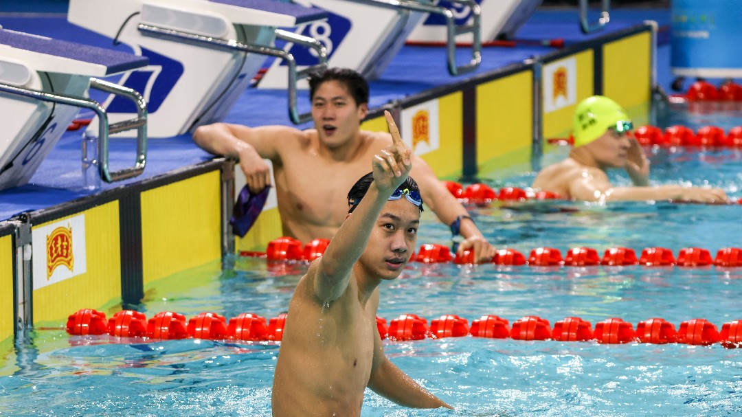 游泳首枚金牌，花落张展硕！