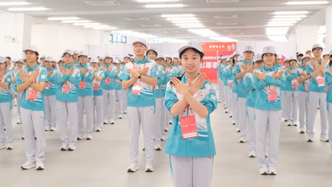 十五运会赛会志愿者为什么叫“小海豚”？