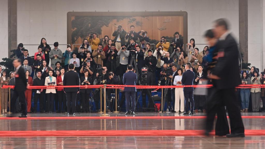 全国政协十四届三次会议首场“委员通道”开启，8位委员接受采访—— 体育绘就民生温暖底色