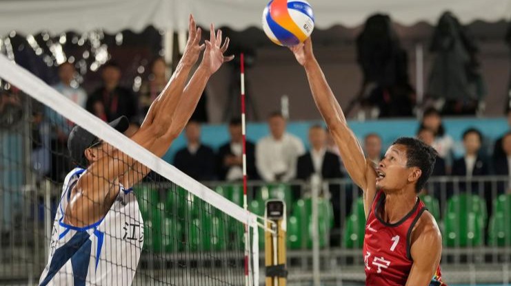 全运会沙滩排球男子决赛：江苏队组合吴佳欣/周朝威夺冠