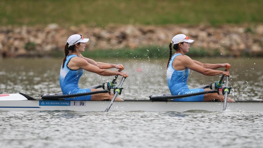 目标坚定！陈云霞/张灵划向洛杉矶