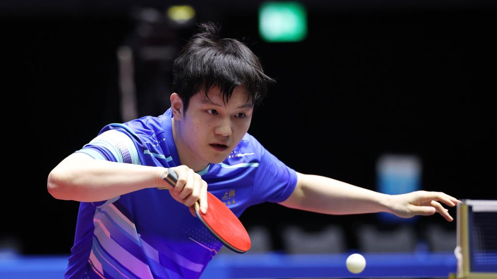 全运会乒乓球男单八分之一决赛：樊振东晋级八强
