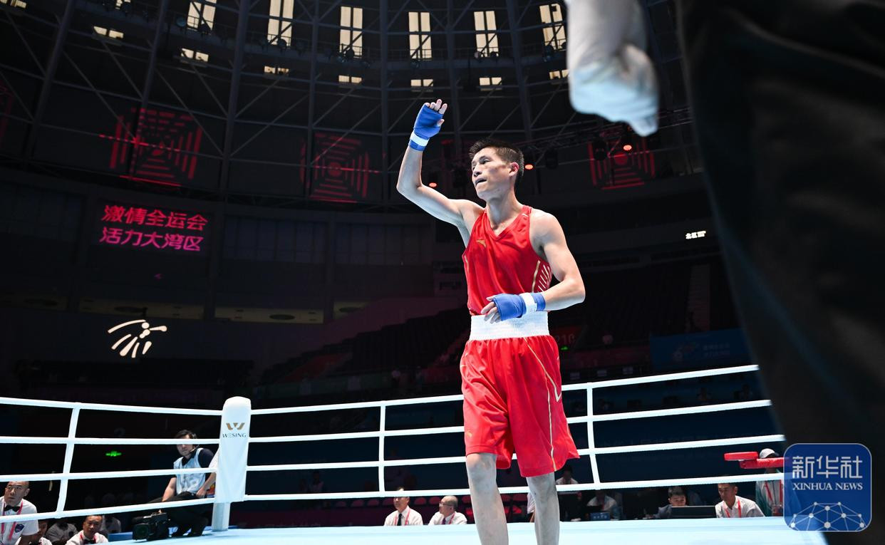 全运会拳击男子51公斤级八分之一决赛：杨权晋级-中华人民共和国第十五届运动会