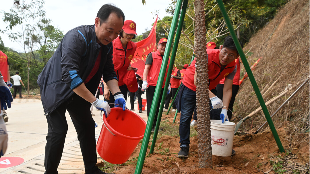 志愿全运，绿美广州！广州市红棉老兵开展学雷锋志愿服务主题活动