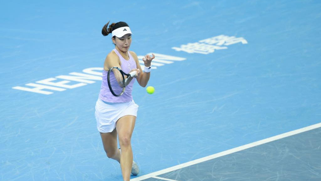 全运会网球——女子单打半决赛：王欣瑜对阵朱琳