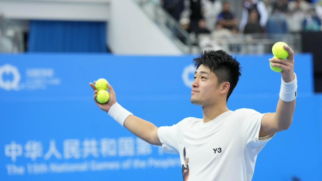 全运会网球——男子单打半决赛：吴易昺晋级