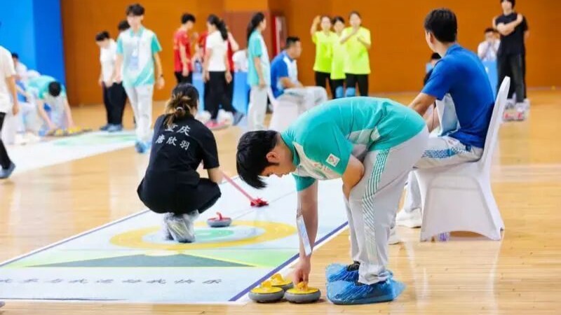 “这里的服务保障一流！”代表队齐赞旱地冰壶赛事