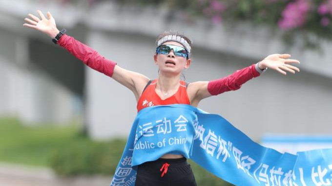 全运会田径女子马拉松：云南队张德顺夺冠